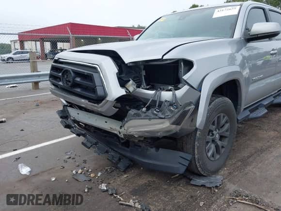 2021 Toyota Tacoma SR5 with VIN 5TFAZ5CN4MX110609, listed as a IAAI auction lot 43172655 with 36,100 mi miles and . Bid and sale history available at DreamBid. Image 6.