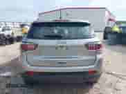 2020 Jeep Compass Sport z VIN 3C4NJDAB4LT256661, wystawiony jako IAAI lot #43300392 z przebiegiem 80 177 mil mil oraz . Historia ofert i sprzedaży dostępna na DreamBid. Obrazek 16.