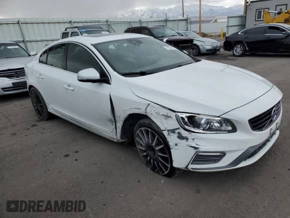 2016 Volvo S60 T5 Drive-E R-Design Special Edition с VIN YV126MFP7G2395371, выставлен на аукционе Copart как лот 78830414 с пробегом 111 610 миль миль и Списание • Salvage title. История ставок и продаж доступна на DreamBid. Изображение 4.