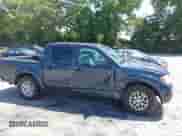 2015 Nissan Frontier SV z VIN 1N6AD0ER2FN737497, wystawiony jako IAAI lot #42561512 z przebiegiem 127 234 mil mil oraz . Historia ofert i sprzedaży dostępna na DreamBid. Obrazek 6.