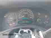 2005 GMC Sierra 1500 SLE z VIN 2GTEC19TX51217941, wystawiony jako IAAI lot #41333257 z przebiegiem 273 832 mil mil oraz . Historia ofert i sprzedaży dostępna na DreamBid. Obrazek 7.