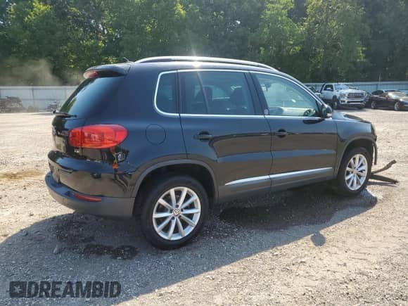 2017 Volkswagen Tiguan Wolfsburg Edition с VIN WVGRV7AX5HW501628, выставлен на аукционе Copart как лот 68383455 с пробегом 55 778 миль миль и Списание • Salvage title. История ставок и продаж доступна на DreamBid. Изображение 3.