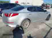 2014 Kia Optima LX z VIN 5XXGM4A79EG311910, wystawiony jako IAAI lot #43371182 z przebiegiem 178 600 mil mil oraz . Historia ofert i sprzedaży dostępna na DreamBid. Obrazek 4.