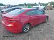 2017 Hyundai Elantra SE z VIN KMHD84LF7HU274345, wystawiony jako IAAI lot #42665155 z przebiegiem 120 284 mil mil oraz . Historia ofert i sprzedaży dostępna na DreamBid. Obrazek 4.