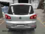 2011 Volkswagen Tiguan S с VIN WVGAV7AX3BW527164, выставлен на аукционе IAAI как лот 43122004 с пробегом 184 193 миль миль и . История ставок и продаж доступна на DreamBid. Изображение 16.