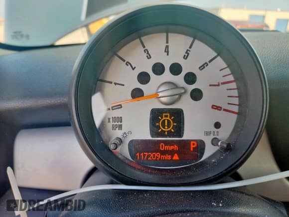 2013 MINI Hardtop with VIN WMWSU3C5XDT692050, listed as a Copart auction lot 61934885 with 117,209 mi miles and Clean title. Bid and sale history available at DreamBid. Image 9.