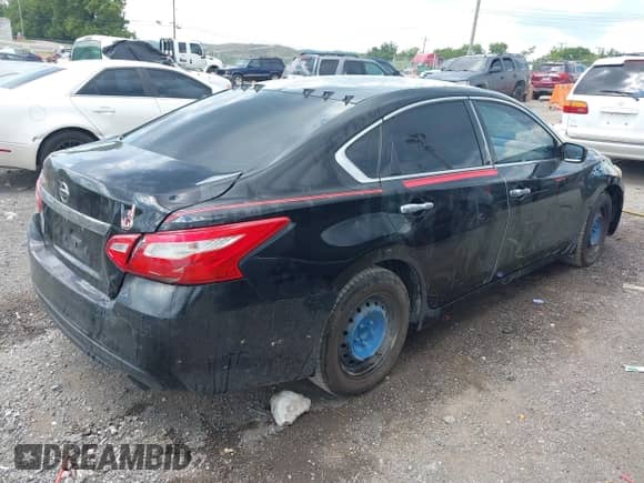 2016 Nissan Altima SR z VIN 1N4AL3AP3GC264210, wystawiony jako IAAI lot #42944071 z przebiegiem 242 554 mil mil oraz . Historia ofert i sprzedaży dostępna na DreamBid. Obrazek 4.