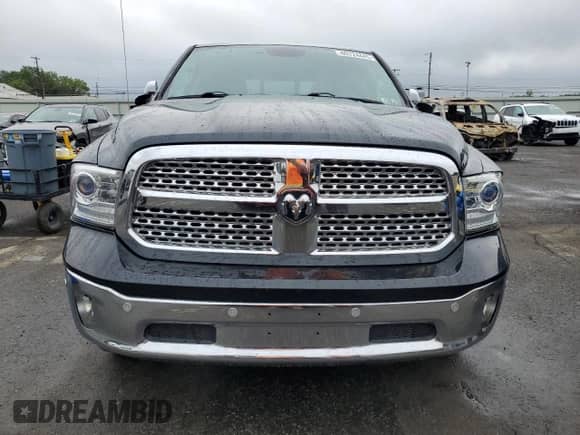 2018 Ram 1500 Laramie z VIN 1C6RR7NT3JS262410, wystawiony jako Copart lot #69724445 z przebiegiem 107 458 mil mil oraz Szkoda całkowita • Salvage title. Historia ofert i sprzedaży dostępna na DreamBid. Obrazek 5.