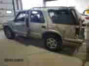 1999 Chevrolet Blazer LT z VIN 1GNDT13W2X2183549, wystawiony jako Copart lot #66167245 z przebiegiem Nie podano mil oraz Szkoda całkowita • Salvage title. Historia ofert i sprzedaży dostępna na DreamBid. Obrazek 2.