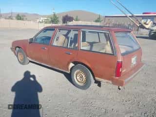 1985 Chevrolet Cavalier с VIN 1G1JC35PXFJ271680, выставлен на аукционе IAAI как лот 43281957 с пробегом 45 594 миль миль и . История ставок и продаж доступна на DreamBid. Изображение 3.
