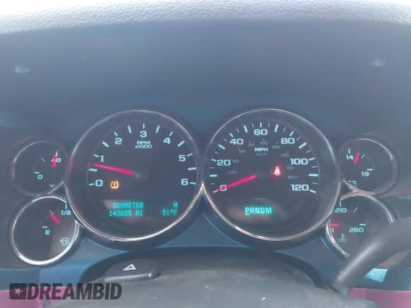 2010 Chevrolet Silverado 1500 LT z VIN 3GCRKSE37AG114302, wystawiony jako IAAI lot #43520478 z przebiegiem 143 655 mil mil oraz . Historia ofert i sprzedaży dostępna na DreamBid. Obrazek 7.