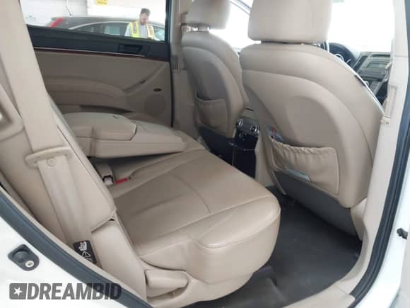 2010 Hyundai Veracruz Limited with VIN KM8NUDCC2AU138295, listed as a IAAI auction lot 42136976 with 141,700 mi miles and . Bid and sale history available at DreamBid. Image 8.