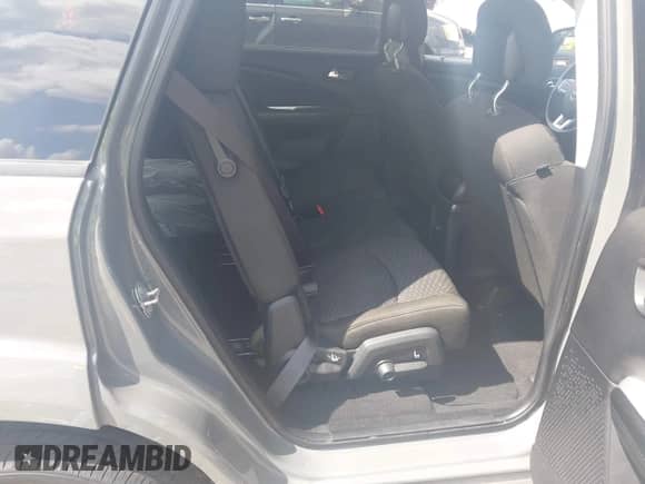 2019 Dodge Journey SE с VIN 3C4PDCBG3KT837751, выставлен на аукционе IAAI как лот 42978595 с пробегом 183 577 миль миль и . История ставок и продаж доступна на DreamBid. Изображение 8.