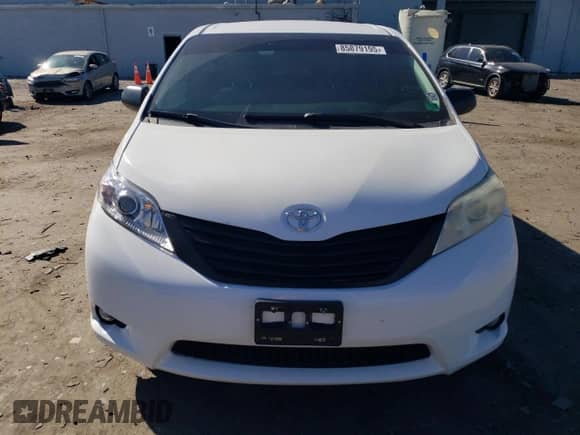 2015 Toyota Sienna L with VIN 5TDZK3DC3FS628471, listed as a Copart auction lot 85879195 with 184,180 mi miles and Clean title. Bid and sale history available at DreamBid. Image 5.