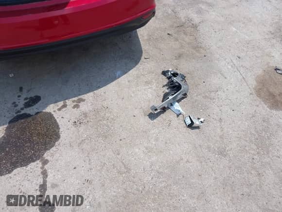 2016 Chevrolet Malibu LT z VIN 1G1ZE5ST4GF314084, wystawiony jako IAAI lot #42641039 z przebiegiem 114 681 mil mil oraz . Historia ofert i sprzedaży dostępna na DreamBid. Obrazek 12.