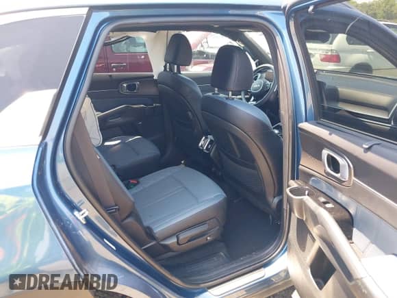 2025 Kia Sorento SX Prestige with VIN KNDRKDJG9S5296517, listed as a IAAI auction lot 42683892 with 17,116 mi miles and . Bid and sale history available at DreamBid. Image 8.