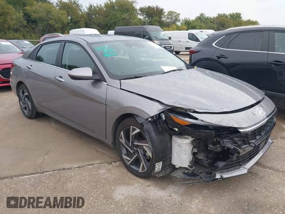 2025 Hyundai Elantra SEL Convenience с VIN KMHLS4DG7SU905803, выставлен на аукционе IAAI как лот 43529660 с пробегом 30 775 миль миль и . История ставок и продаж доступна на DreamBid. Изображение 1.