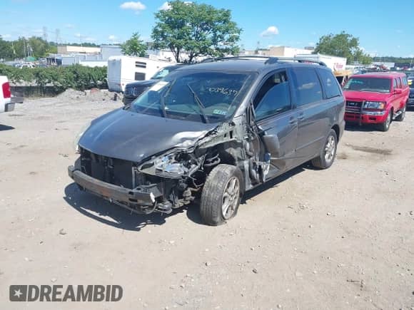 2005 Toyota Sienna XLE z VIN 5TDBA22C25S039637, wystawiony jako IAAI lot #43044955 z przebiegiem 326 923 mil mil oraz . Historia ofert i sprzedaży dostępna na DreamBid. Obrazek 17.
