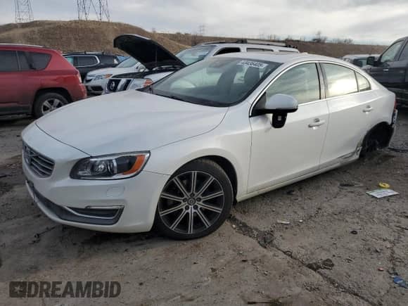 2018 Volvo S60 Inscription Platinum с VIN LYV402TMXJB157406, выставлен на аукционе Copart как лот 43436405 с пробегом 114 480 миль миль и Списание • Salvage title. История ставок и продаж доступна на DreamBid. Изображение 1.