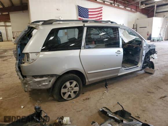 2006 Toyota Sienna XLE z VIN 5TDZA22C86S498087, wystawiony jako Copart lot #61197645 z przebiegiem Nie podano mil oraz Czysty tytuł • Clean title. Historia ofert i sprzedaży dostępna na DreamBid. Obrazek 3.