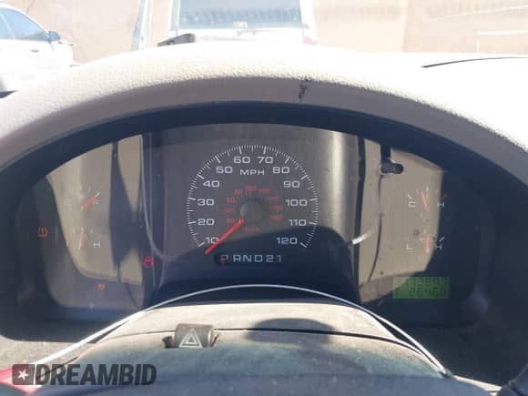 2007 Ford F-150 XL с VIN 1FTRF12W47KC02366, выставлен на аукционе IAAI как лот 42814800 с пробегом 117 250 миль миль и . История ставок и продаж доступна на DreamBid. Изображение 7.