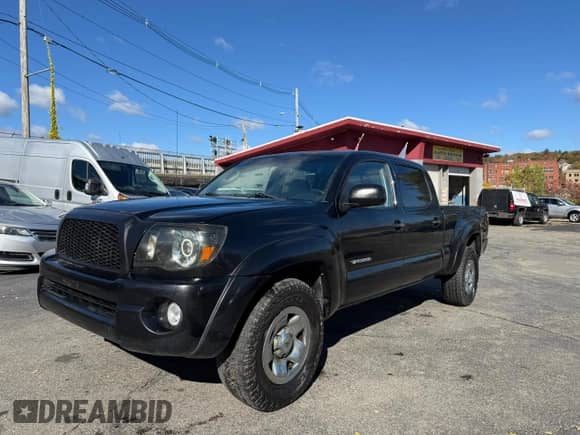 2006 Toyota Tacoma z VIN 5TEMU52N46Z270160, wystawiony jako Copart lot #90673945 z przebiegiem 185 425 mil mil oraz Czysty tytuł • Clean title. Historia ofert i sprzedaży dostępna na DreamBid. Obrazek 1.