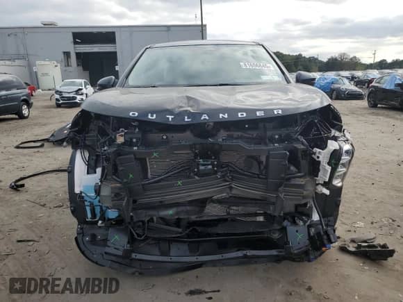 2025 Mitsubishi Outlander SE z VIN JA4J4VA82SZ026117, wystawiony jako Copart lot #81656845 z przebiegiem 1 460 mil mil oraz Szkoda całkowita • Salvage title. Historia ofert i sprzedaży dostępna na DreamBid. Obrazek 5.