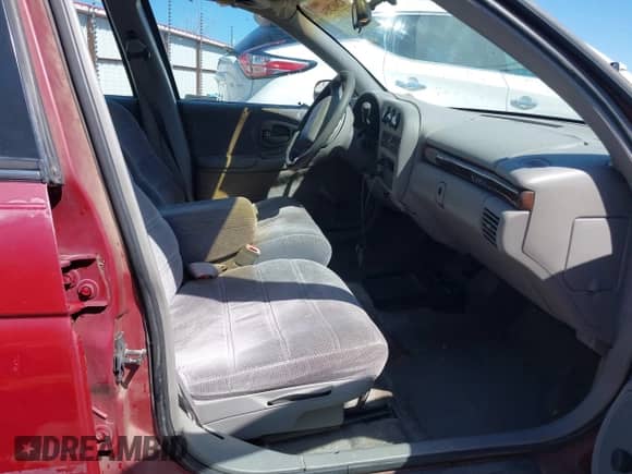 1995 Chevrolet Lumina с VIN 2G1WL52M1S9273173, выставлен на аукционе IAAI как лот 42002034 с пробегом 65 548 миль миль и . История ставок и продаж доступна на DreamBid. Изображение 5.