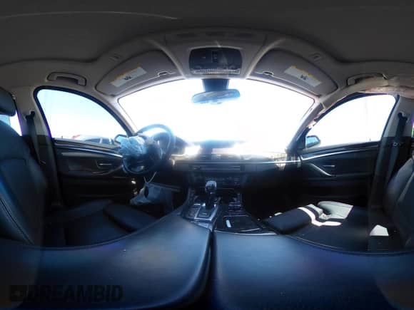 2015 BMW 5 Series 550i с VIN WBAKN9C50FD961511, выставлен на аукционе IAAI как лот 42968030 с пробегом 54 294 миль миль и . История ставок и продаж доступна на DreamBid. Изображение 19.