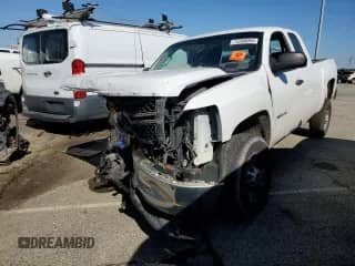 2013 Chevrolet Silverado 2500HD Work Truck z VIN 1GC2KVCG9DZ294900, wystawiony jako Copart lot #75508054 z przebiegiem 120 055 mil mil oraz Szkoda całkowita • Salvage title. Historia ofert i sprzedaży dostępna na DreamBid. Obrazek 1.