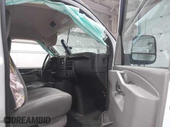 2023 Chevrolet Express Passenger LS с VIN 1GAZGNFP8P1119268, выставлен на аукционе IAAI как лот 42041945 с пробегом 23 123 миль миль и . История ставок и продаж доступна на DreamBid. Изображение 5.