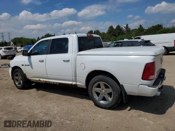 2010 Dodge 1500 SLT z VIN 1D7RV1CTXAS165523, wystawiony jako Copart lot #56001795 z przebiegiem 154 404 mil mil oraz Szkoda całkowita • Salvage title. Historia ofert i sprzedaży dostępna na DreamBid. Obrazek 2.