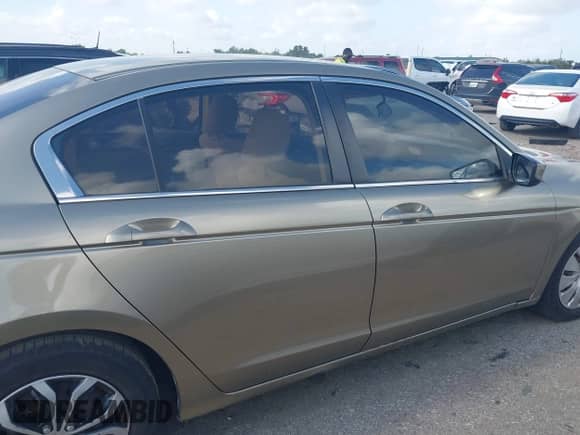 2009 Honda Accord LX with VIN 1HGCP263X9A125098, listed as a IAAI auction lot 43101217 with 200,832 mi miles and . Bid and sale history available at DreamBid. Image 13.