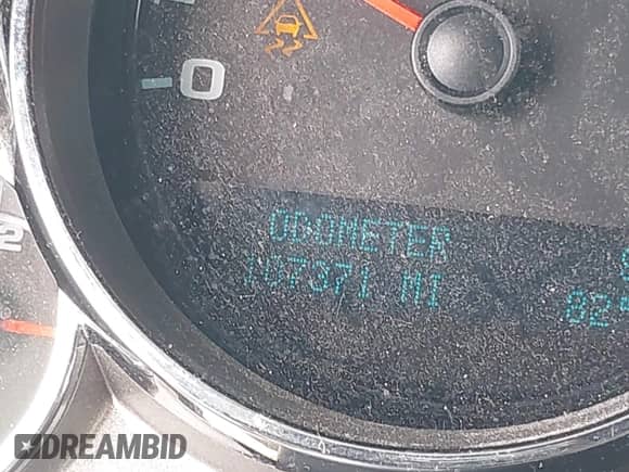 2011 Chevrolet Silverado 1500 LT z VIN 1GCRCSEA0BZ132671, wystawiony jako IAAI lot #43030753 z przebiegiem 107 371 mil mil oraz . Historia ofert i sprzedaży dostępna na DreamBid. Obrazek 15.