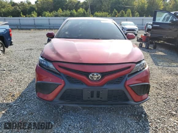 2021 Toyota Camry SE Nightshade z VIN 4T1G11AK5MU479916, wystawiony jako Copart lot #71206825 z przebiegiem 82 202 mil mil oraz Szkoda całkowita • Salvage title. Historia ofert i sprzedaży dostępna na DreamBid. Obrazek 5.