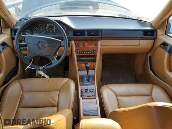 1992 Mercedes-Benz 300 with VIN WDBED30E9NB632464, listed as a Copart auction lot 86144335 with 93,271 mi miles and Clean title. Bid and sale history available at DreamBid. Image 8.