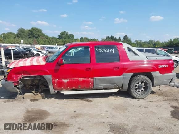 2002 Chevrolet Avalanche с VIN 3GNEK13T32G177241, выставлен на аукционе IAAI как лот 43250174 с пробегом Не указан миль и . История ставок и продаж доступна на DreamBid. Изображение 15.