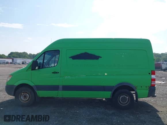 2008 Dodge Sprinter z VIN WD0PE745585334450, wystawiony jako IAAI lot #42850230 z przebiegiem 200 401 mil mil oraz . Historia ofert i sprzedaży dostępna na DreamBid. Obrazek 14.