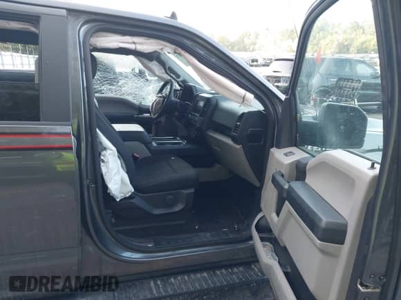 2020 Ford F-150 XL с VIN 1FTEW1EP9LFC57594, выставлен на аукционе IAAI как лот 43236873 с пробегом 72 054 миль миль и . История ставок и продаж доступна на DreamBid. Изображение 5.