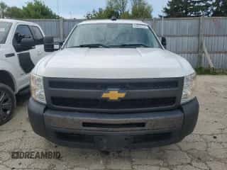 2013 Chevrolet Silverado 1500 Work Truck z VIN 1GCNCPEX1DZ900399, wystawiony jako Copart lot #58123884 z przebiegiem 113 044 mil mil oraz Czysty tytuł • Clean title. Historia ofert i sprzedaży dostępna na DreamBid. Obrazek 5.