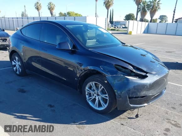 2024 Tesla Model Y с VIN 7SAYGDED7RF097801, выставлен на аукционе IAAI как лот 43345626 с пробегом 12 959 миль миль и . История ставок и продаж доступна на DreamBid. Изображение 1.