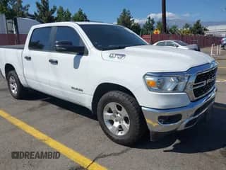 2023 Ram 1500 Big Horn z VIN 1C6RREFG4PN670346, wystawiony jako IAAI lot #43306527 z przebiegiem 90 836 mil mil oraz . Historia ofert i sprzedaży dostępna na DreamBid. Obrazek 1.
