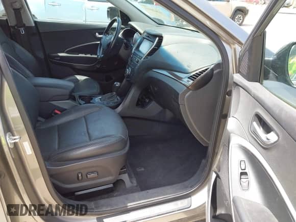 2017 Hyundai Santa Fe Ultimate с VIN 5XYZWDLA4HG491650, выставлен на аукционе IAAI как лот 42624111 с пробегом 92 346 миль миль и . История ставок и продаж доступна на DreamBid. Изображение 5.