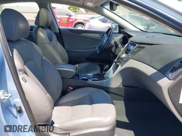 2013 Hyundai Sonata с VIN KMHEC4A43DA075180, выставлен на аукционе IAAI как лот 42790606 с пробегом Не указан миль и . История ставок и продаж доступна на DreamBid. Изображение 5.