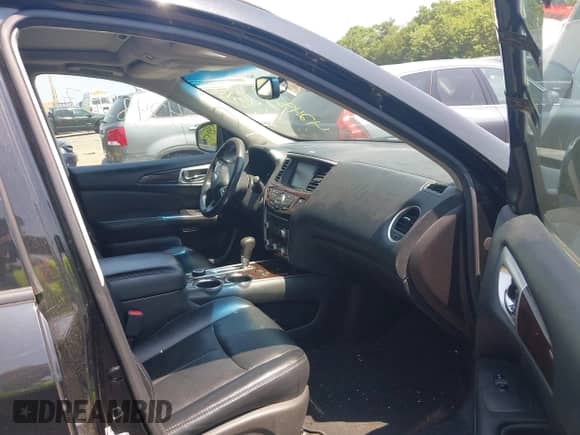 2016 Nissan Pathfinder Platinum with VIN 5N1AR2MMXGC608468, listed as a IAAI auction lot 42483571 with 214,422 mi miles and . Bid and sale history available at DreamBid. Image 5.