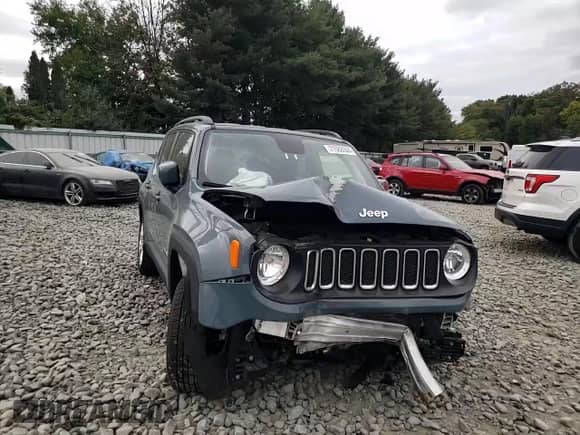 2018 Jeep Renegade Latitude с VIN ZACCJBBB8JPJ23963, выставлен на аукционе Copart как лот 71569344 с пробегом 24 329 миль миль и Списание • Salvage title. История ставок и продаж доступна на DreamBid. Изображение 12.