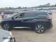 2017 Nissan Murano S z VIN 5N1AZ2MG0HN110263, wystawiony jako IAAI lot #43266622 z przebiegiem 203 485 mil mil oraz . Historia ofert i sprzedaży dostępna na DreamBid. Obrazek 14.