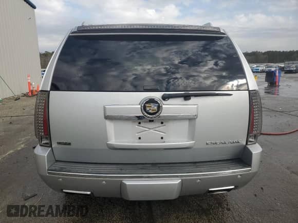 2012 Cadillac Escalade Premium с VIN 1GYS4CEF3CR250340, выставлен на аукционе Copart как лот 49500245 с пробегом 168 279 миль миль и Списание • Salvage title. История ставок и продаж доступна на DreamBid. Изображение 6.