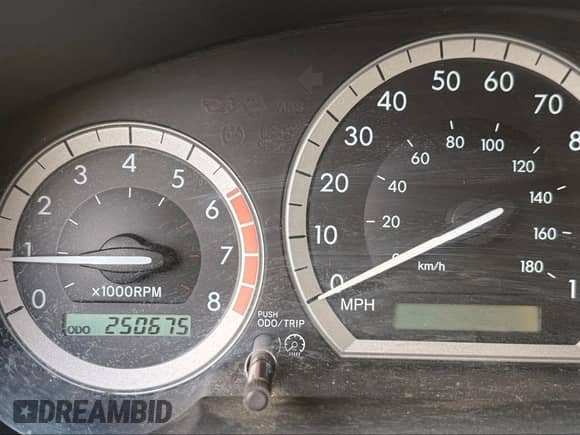 2005 Toyota Sienna XLE z VIN 5TDBA22C35S047679, wystawiony jako IAAI lot #43417118 z przebiegiem 250 675 mil mil oraz . Historia ofert i sprzedaży dostępna na DreamBid. Obrazek 7.