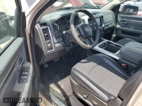 2019 Ram 1500 Big Horn z VIN 1C6RR6GT4KS734073, wystawiony jako Copart lot #60085595 z przebiegiem 94 207 mil mil oraz Szkoda całkowita • Salvage title. Historia ofert i sprzedaży dostępna na DreamBid. Obrazek 8.